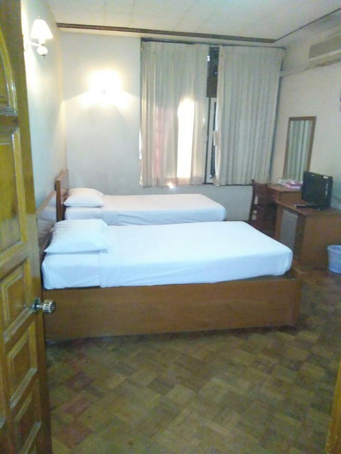 Hotel Halpin Yangon Bagian luar foto
