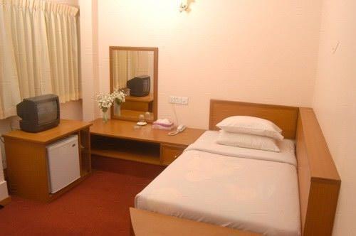 Hotel Halpin Yangon Bagian luar foto